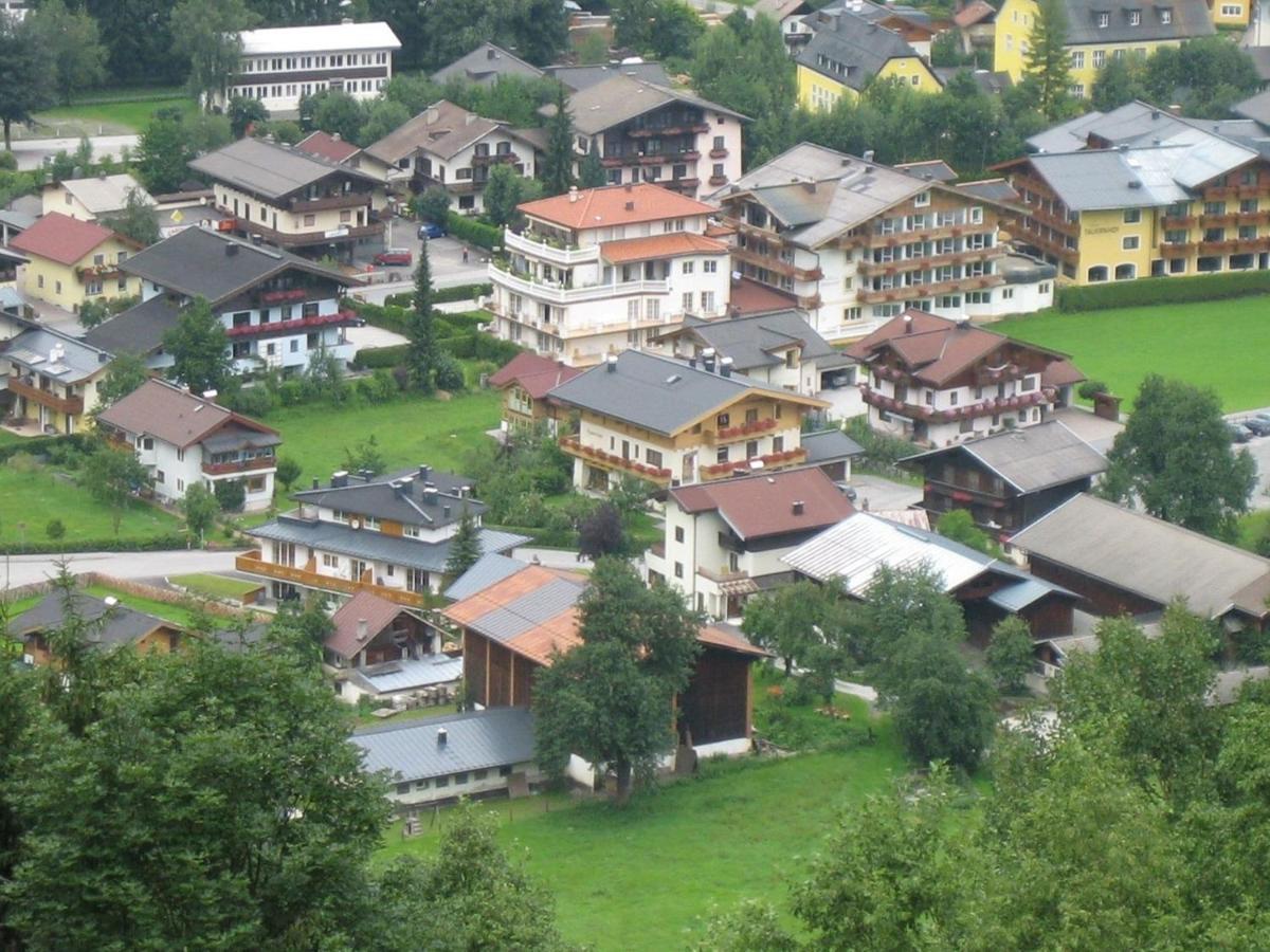 Apartment In Kaprun Near Ski Lift Екстер'єр фото
